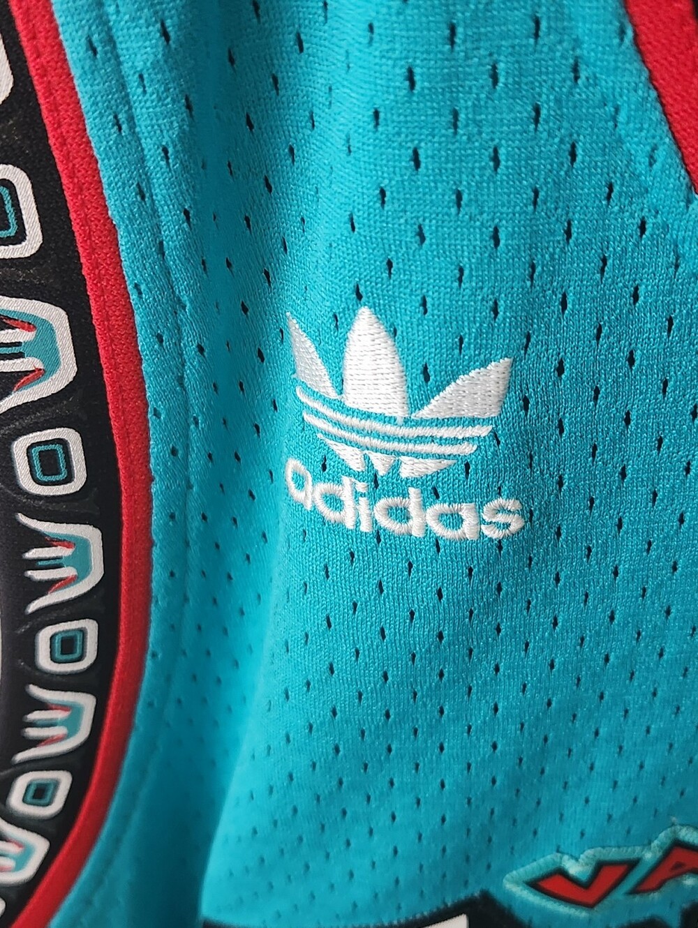 Adidas Mike Bibby Vancouver Grizzlies #10 Basketball Jersey (L) 🇨🇦 - Picture 8 of 15